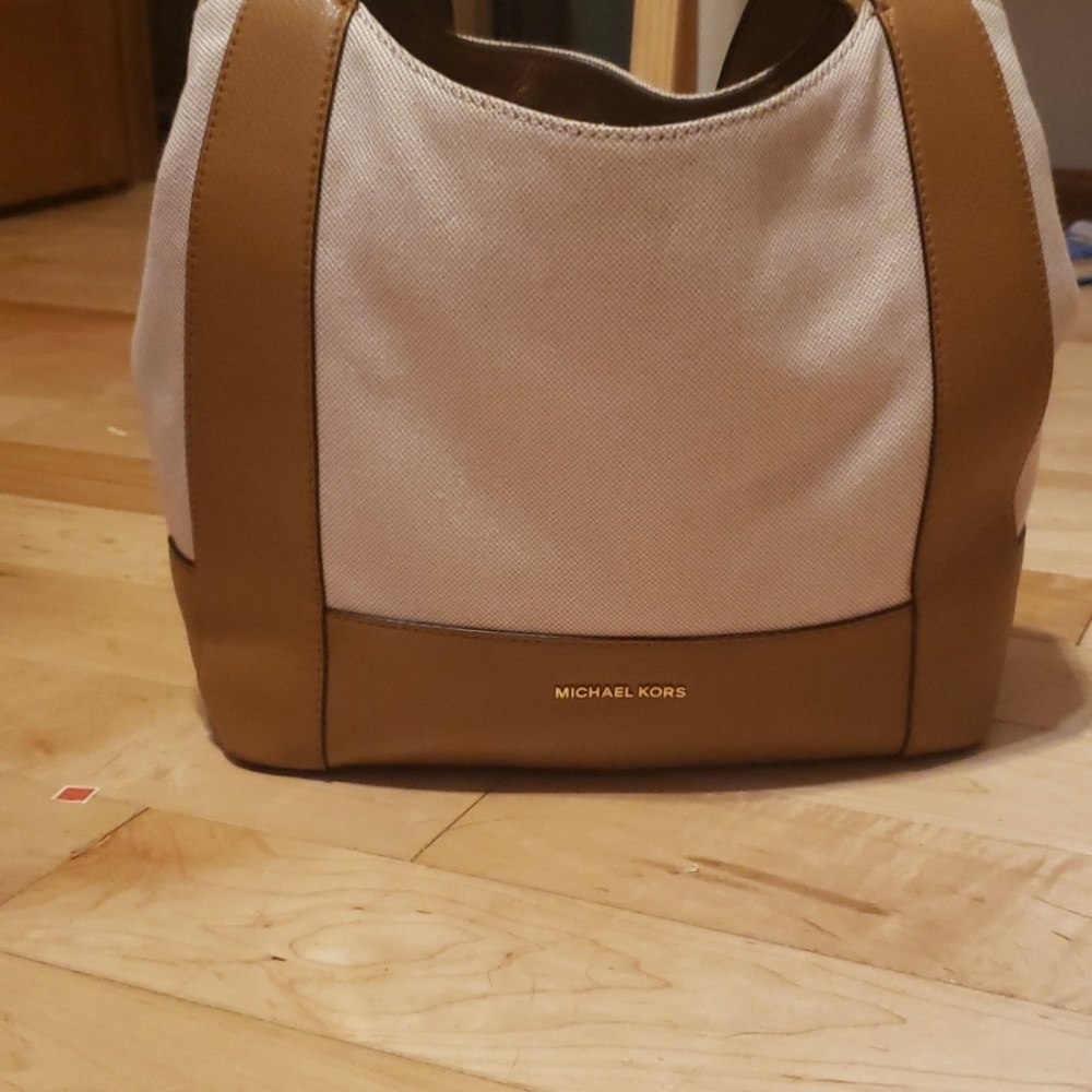 Michael Kors handbag - Picture 2 of 2